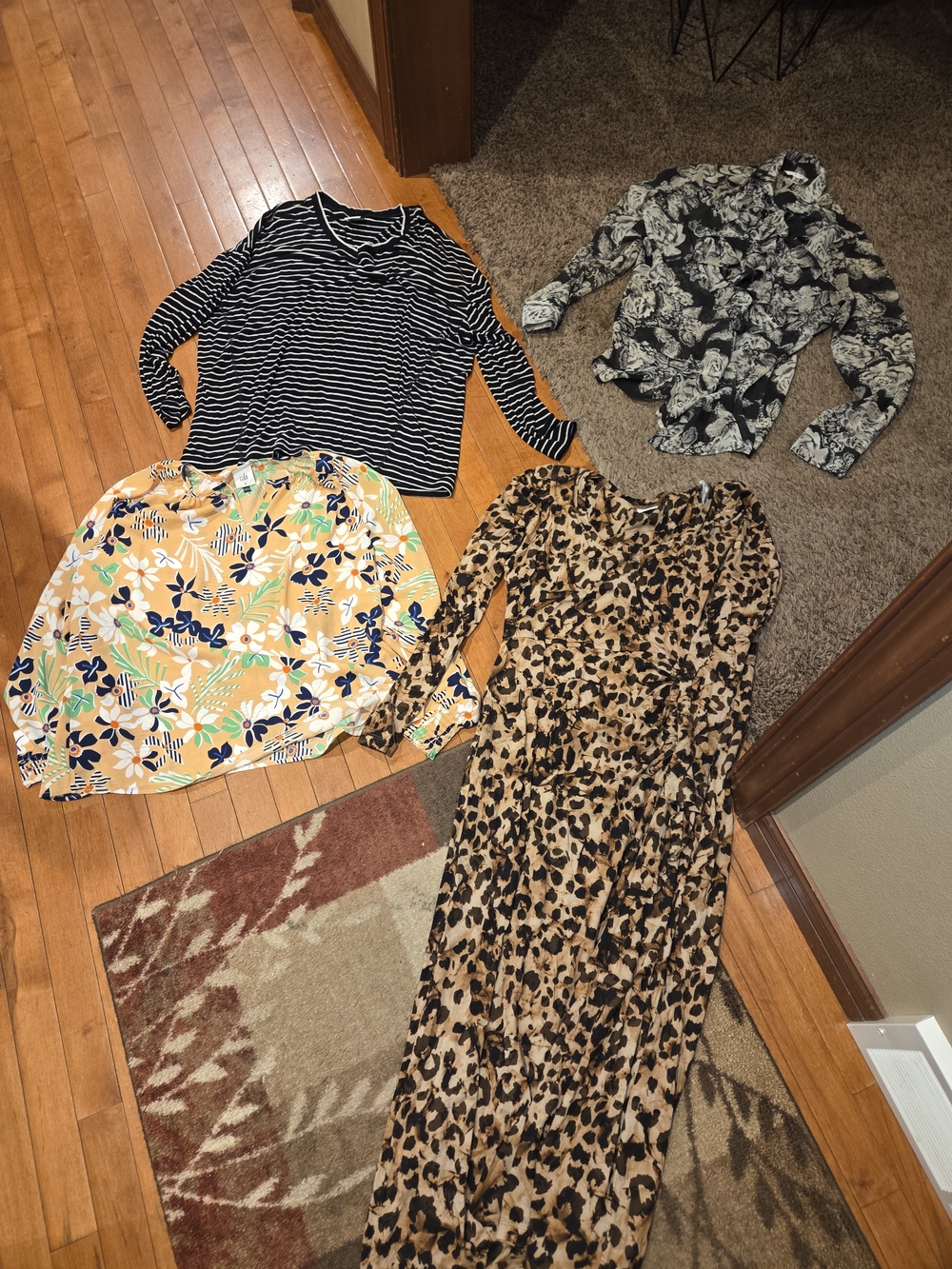 Womens 4 piece size medium clothing lot dress, blouses multicolor